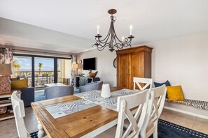 Dining - Oceanfront condo w 2 pools, private balcony & beach access. Short walk to The Ritz-Carlton (Amelia Island)
