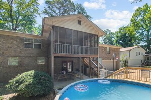 Sesongbasert utendørsbasseng