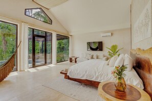 Luxury-Villa, eigener Pool, Bergblick | 1 Schlafzimmer, hochwertige Bettwaren, Daunenbettdecken