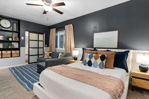 4 多间卧室、办公桌、熨斗/熨衣板、旅行婴儿床