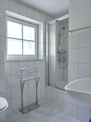Douche, sèche-cheveux