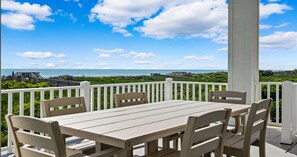 تناول الطعام بالخارج