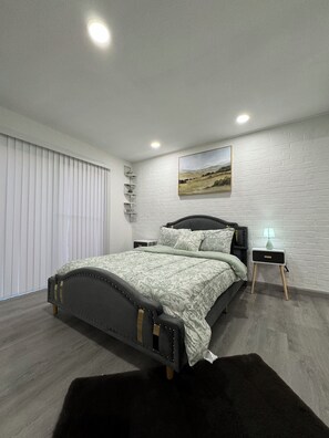 1 chambre, fer et planche à repasser, Wi-Fi, literie fournie