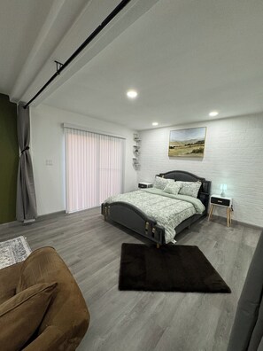 1 chambre, fer et planche à repasser, Wi-Fi, draps fournis