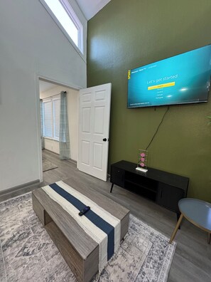 Interior - DT Dallas 2BD COZY GEM 5 Min from Love Field (Dallas)