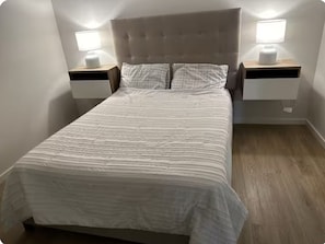 2 chambres, fer et planche à repasser, Wi-Fi gratuit, draps fournis