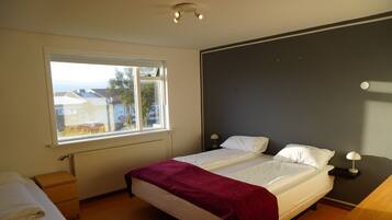 3 bedrooms, WiFi, bed sheets