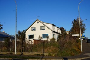 Exterior - Spacious home near Sky Lagoon (Kópavogur)