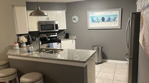 Micro-ondas, fogão, cooktop, lava-louças