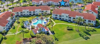 Charming 2-bedroom condo with WiFi, AC in superb St. Petersburg