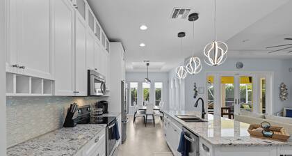 Luxurious 4-Bedroom Pool Home -Walk to Beach & Restaurants