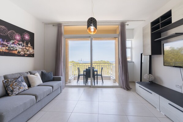 TV - Mellieha Sea View-Hosted by Sweetstay (Mellieha)