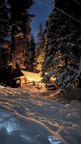 Cozy Cabin near the entrance to Lassen National Park
