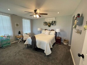 3 habitaciones, escritorio, tabla de planchar con plancha y wifi gratis 