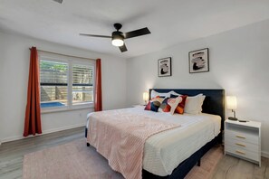 4 bedrooms, iron/ironing board, WiFi, bed sheets - Spacious 4-bedroom house with AC and WiFi in charming Tallahassee (Tallahassee)