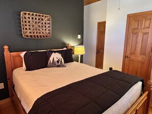 1 chambre, fer et planche à repasser, Wi-Fi gratuit, draps fournis