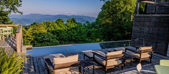 Nantahala | Highlands Lodge | Private Balcony