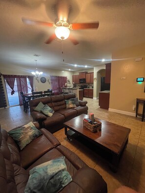 Smart TV, DVD player