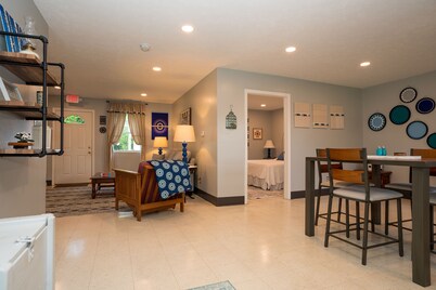 Peaceful 1-Bedroom Retreat in Town