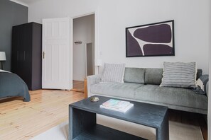 Télévision, chaîne hi-fi