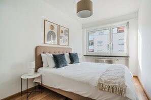 2 chambres, fer et planche à repasser, Wi-Fi, draps fournis