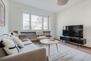 TV, stereo - Blueground | St. Johann, w/d, balcony, furnished (Basel)