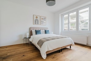1 bedroom, iron/ironing board, WiFi, bed sheets - Blueground | Iselin, equipped, decorated & w/d (Basel)