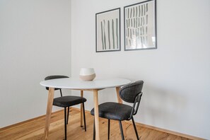 Dining - Blueground | Iselin, equipped, decorated & w/d (Basel)