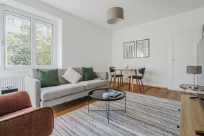 Fernseher, Stereoanlage