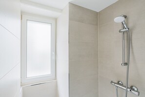 Hair dryer, towels - Blueground | Iselin, equipped, decorated & w/d (Basel)