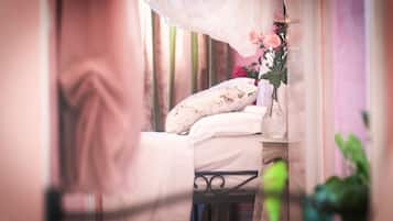 1 dormitorio, tabla de planchar con plancha, wifi y ropa de cama