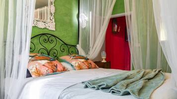1 dormitorio, tabla de planchar con plancha, wifi y ropa de cama