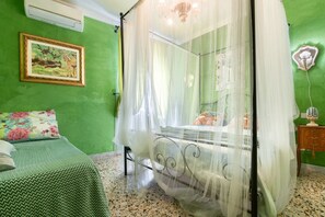 1 多间卧室、熨斗/熨衣板、WiFi、床单