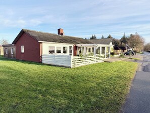 Exterior - Lovely house with a view of the Limfjord (Vesløs)