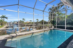 Unclassified image, 5 of 49, button