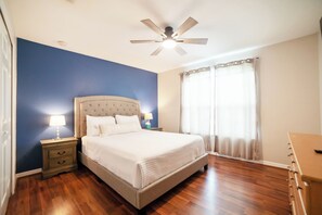 4 habitaciones, tabla de planchar con plancha, cuna de viaje y wifi 