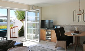 Unclassified image, 3 of 25, button