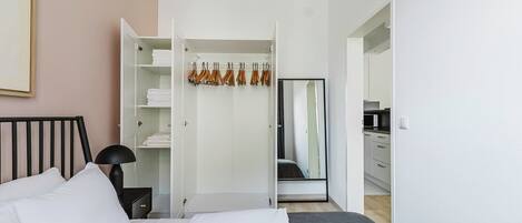 1 chambre, fer et planche à repasser, Wi-Fi, draps fournis