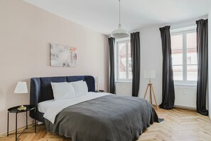 3 室のベッドルーム、アイロン / アイロン台、WiFi、ベッドシーツ
