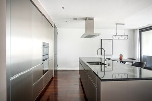 Fridge, microwave, oven, stovetop