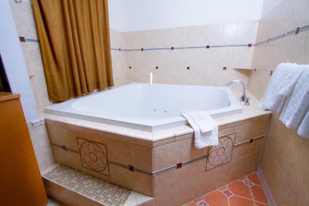 Luxury Spa Room, Garden view | Bathroom