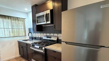 Frigobar, microondas