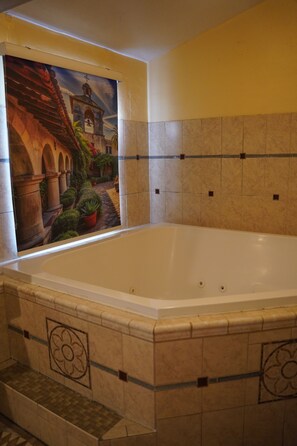 Luxury Spa Room, Garden view | Escritorio, espacio para trabajar con laptop y insonorización 