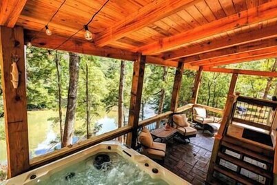 River Retreat Cabin