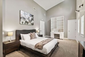 3 makuuhuonetta, työpöytä, silitysrauta/-lauta, ilmainen Wi-Fi