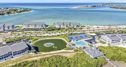 Newly listed, beautiful 2-bedroom, 2 bathroom condo in charming Boca Grande.