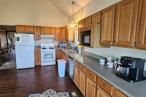 Mikrowelle, Ofen, Herdplatte, Geschirrspüler