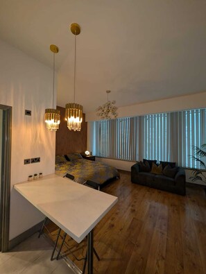Interior - Luxury apartment near the waterfront – prestigious Water Street location! (Liverpool)