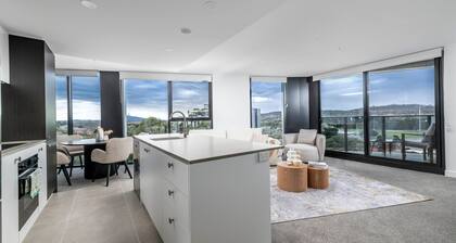 Elegant Retreat with Pool, Gym & Cinema in ACT