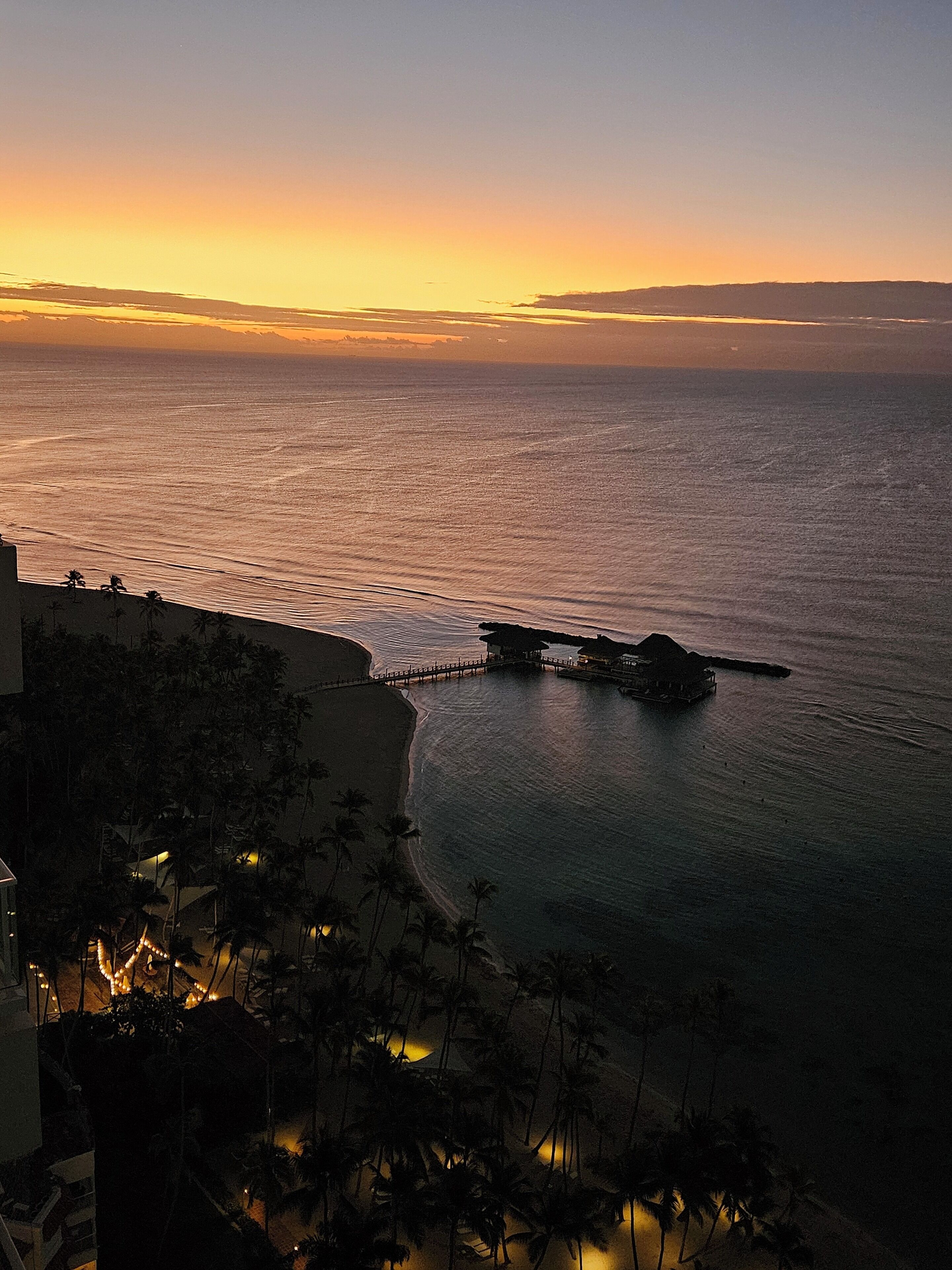 沙滩椅、沙滩毛巾